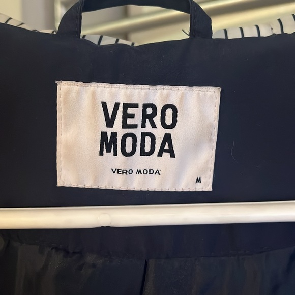 Vero Moda light spring jacket size M - Picture 4 of 4